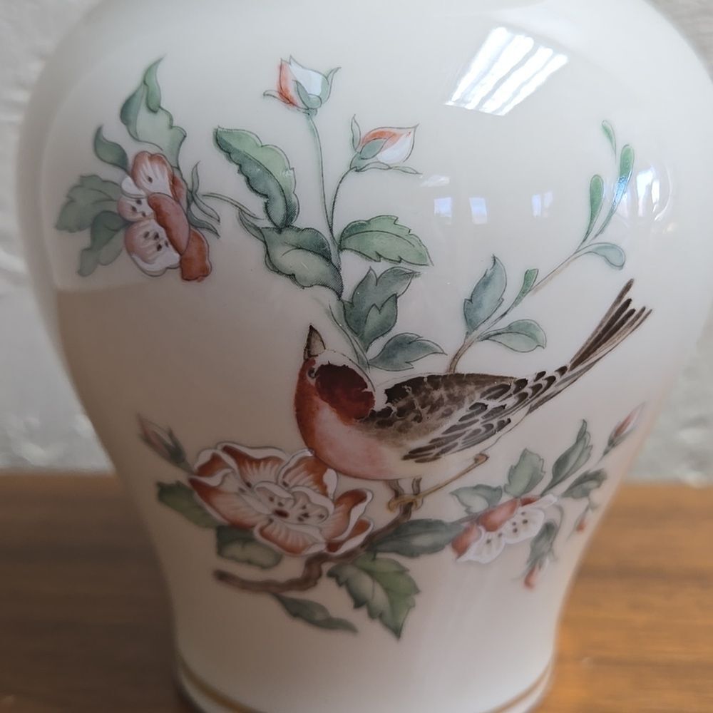 LENOX SERENADE VASE, VINTAGE - Picture 2 of 7